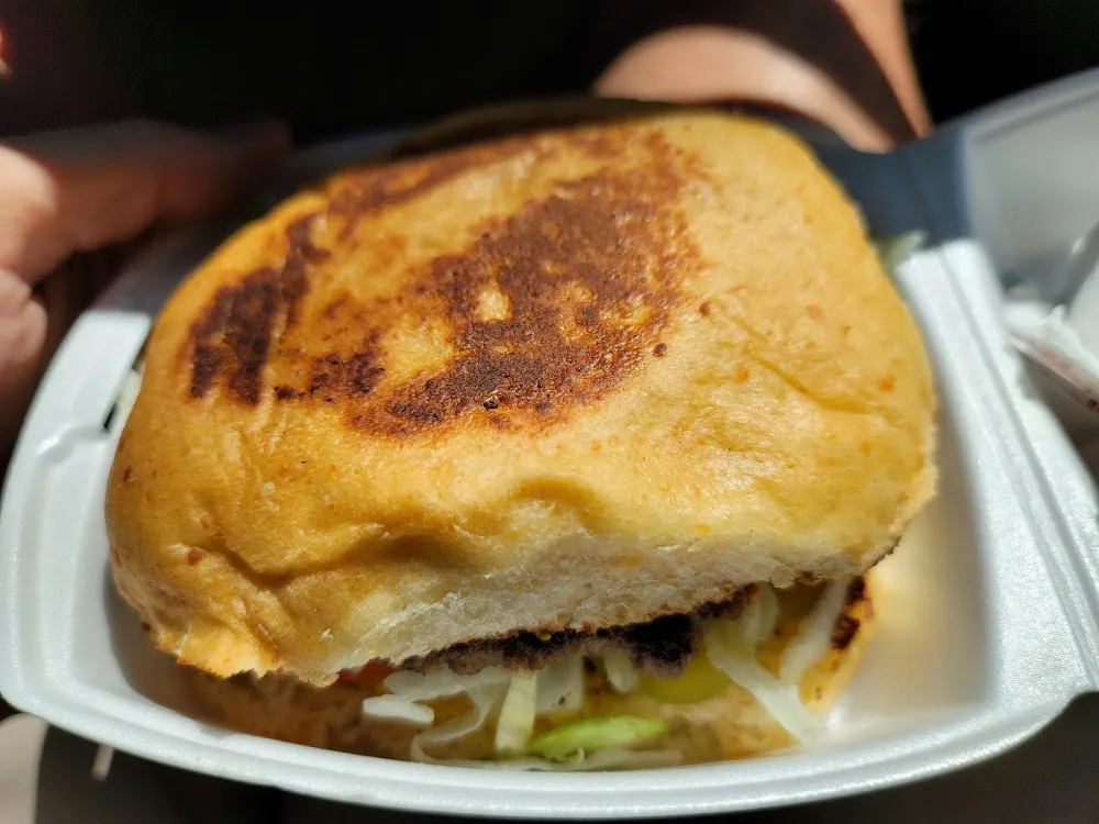 Medium Hamburger on Jalapeño Bun